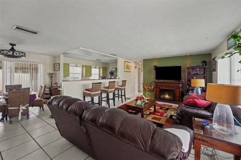 Купить виллу или дом в Семинол, Флорида 3 комнаты, 95.88м2, № 2149757 - фото 3