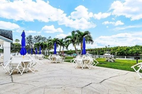 Купить кондоминиум в Порт-Сент-Луси, Флорида 2 спальни, 94.57м2, № 2016436 - фото 9