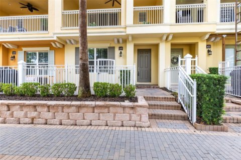 Touwnhouse à vendre à Lake Mary, Floride: 3 chambres, 203.18 m2 № 1843719 - photo 3