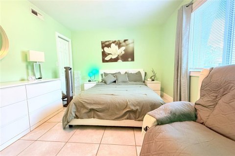 Copropriété à vendre à Tampa, Floride: 2 chambres, 67.45 m2 № 1898624 - photo 11