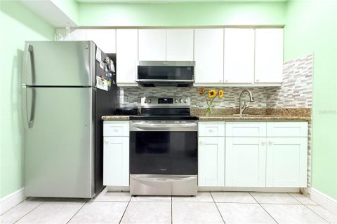 Copropriété à vendre à Tampa, Floride: 2 chambres, 67.45 m2 № 1898624 - photo 8