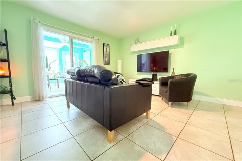Copropriété à vendre à Tampa, Floride: 2 chambres, 67.45 m2 № 1898624 - photo 3