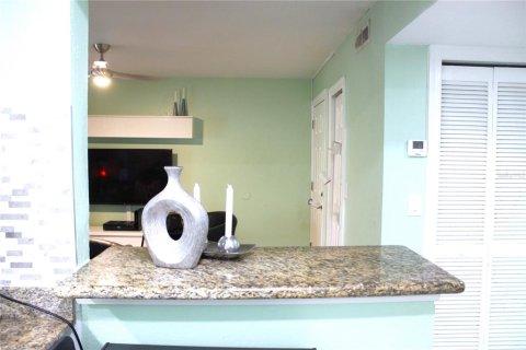 Copropriété à vendre à Tampa, Floride: 2 chambres, 67.45 m2 № 1898624 - photo 10