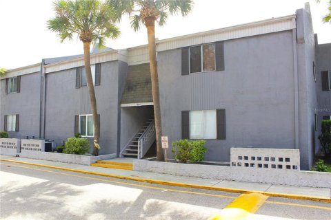 Copropriété à vendre à Tampa, Floride: 2 chambres, 67.45 m2 № 1898624 - photo 1
