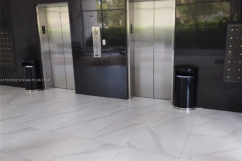 Copropriété à vendre à Coral Gables, Floride: 2 chambres, 89.19 m2 № 2034819 - photo 10