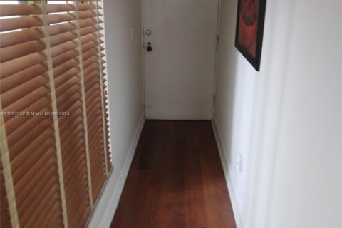 Copropriété à vendre à Coral Gables, Floride: 2 chambres, 89.19 m2 № 2034819 - photo 2