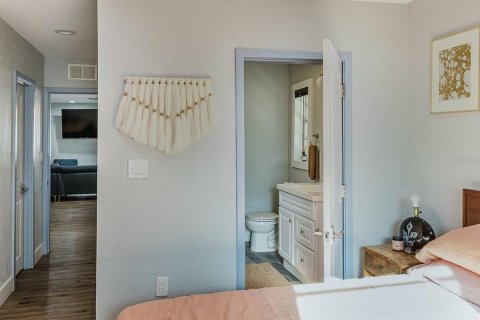 House in Bradenton, Florida 4 bedrooms, 134.89 sq.m. № 1590194 - photo 18