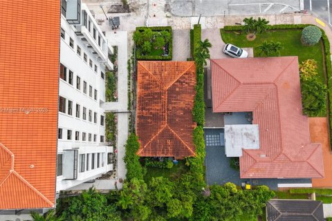 Villa ou maison à vendre à Coral Gables, Floride: 2 chambres, 114.08 m2 № 1966222 - photo 4