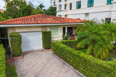 Villa ou maison à vendre à Coral Gables, Floride: 2 chambres, 114.08 m2 № 1966222 - photo 6