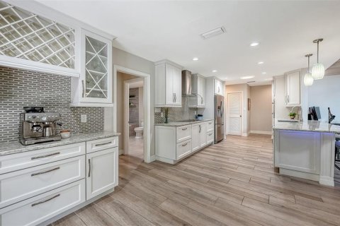 Купить виллу или дом в Сарасота, Флорида 7 комнат, 237.55м2, № 2330791 - фото 16