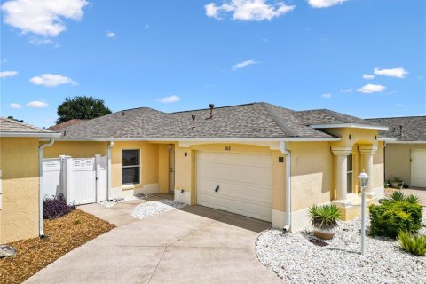 House in The Villages, Florida 2 bedrooms, 112.41 sq.m. № 1902669 - photo 1