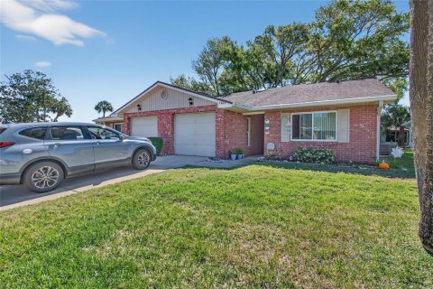 Dúplex en venta en Port Orange, Florida, 3 dormitorios, 121.14 m2 № 2148941 - foto 2