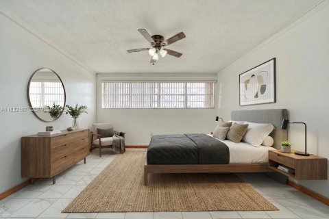 Condo in Miami, Florida, 2 bedrooms  № 2031950 - photo 5