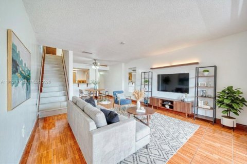 Condominio en Miami, Florida, 2 dormitorios № 2031950