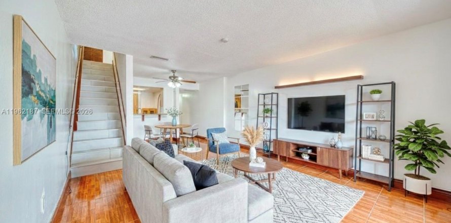 Condo in Miami, Florida, 2 bedrooms  № 2031950