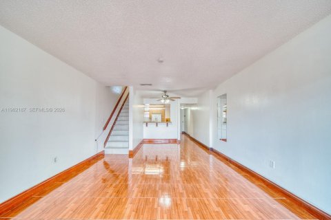 Condo in Miami, Florida, 2 bedrooms  № 2031950 - photo 21
