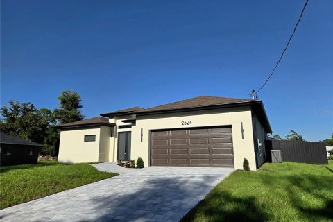 House in North Port, Florida 3 bedrooms, 161.74 sq.m. № 2334098