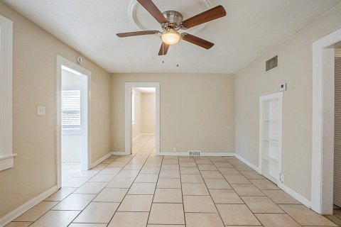 Casa en venta en Saint Petersburg, Florida, 4 dormitorios, 121.7 m2 № 1572110 - foto 5