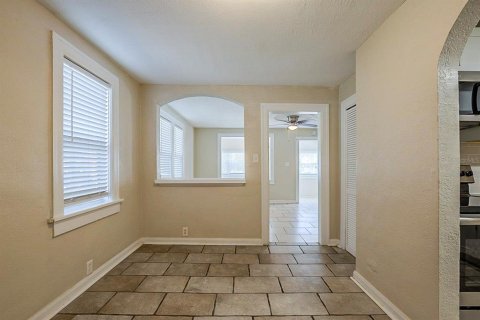 Casa en venta en Saint Petersburg, Florida, 4 dormitorios, 121.7 m2 № 1572110 - foto 9
