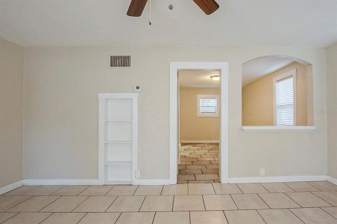 Casa en venta en Saint Petersburg, Florida, 4 dormitorios, 121.7 m2 № 1572110 - foto 6