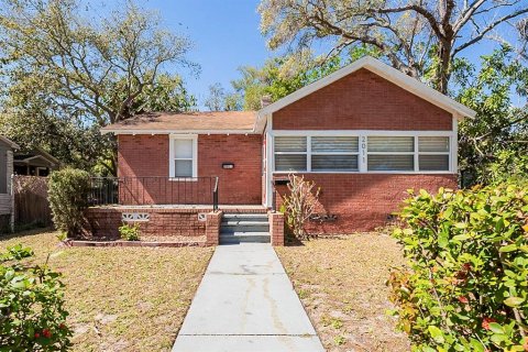 Casa en venta en Saint Petersburg, Florida, 4 dormitorios, 121.7 m2 № 1572110 - foto 1