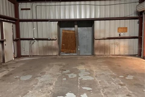 Immobilier commercial à louer à Crystal River, Floride: 1551.93 m2 № 1795979 - photo 9