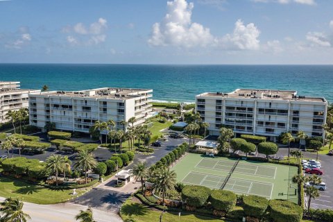 Condo in Palm Beach, Florida, 2 bedrooms  № 1045408 - photo 1