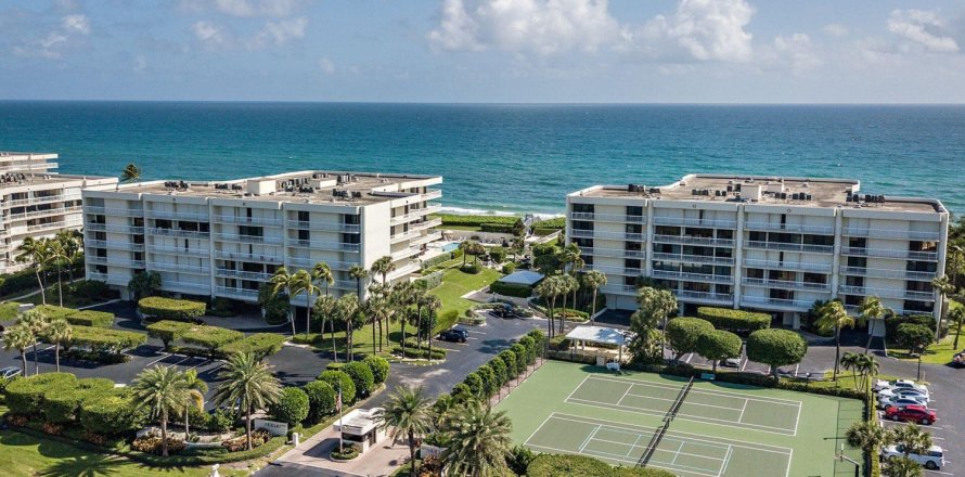 Condo in Palm Beach, Florida, 2 bedrooms № 1045408