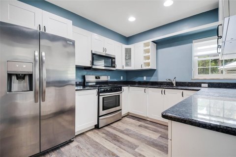 Casa en venta en Mount Dora, Florida, 2 dormitorios, 153.1 m2 № 2234615 - foto 9