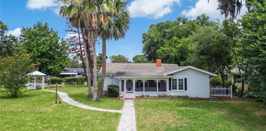Casa en Mount Dora, Florida 2 dormitorios, 153.1 m2 № 2234615