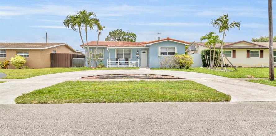 Villa ou maison à Hollywood, Floride 3 chambres, 171.5 m2 № 2085261