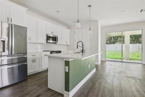 House in New Port Richey, Florida 4 bedrooms, 262.91 sq.m. № 1880666 - photo 11