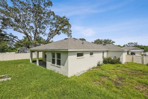 House in New Port Richey, Florida 4 bedrooms, 262.91 sq.m. № 1880666 - photo 21