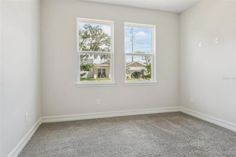 House in New Port Richey, Florida 4 bedrooms, 262.91 sq.m. № 1880666 - photo 19