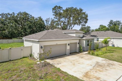 House in New Port Richey, Florida 4 bedrooms, 262.91 sq.m. № 1880666 - photo 3