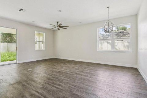 House in New Port Richey, Florida 4 bedrooms, 262.91 sq.m. № 1880666 - photo 6