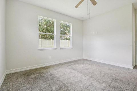 House in New Port Richey, Florida 4 bedrooms, 262.91 sq.m. № 1880666 - photo 12