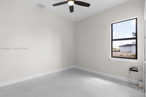 Casa en venta en Cape Coral, Florida, 4 dormitorios, 197.7 m2 № 1938874 - foto 24