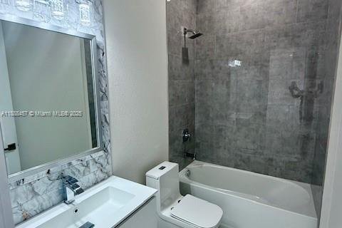 House in Cape Coral, Florida 4 bedrooms, 197.7 sq.m. № 1938874 - photo 8