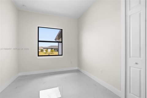 Casa en venta en Cape Coral, Florida, 4 dormitorios, 197.7 m2 № 1938874 - foto 20