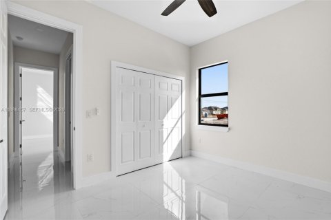 Casa en venta en Cape Coral, Florida, 4 dormitorios, 197.7 m2 № 1938874 - foto 23