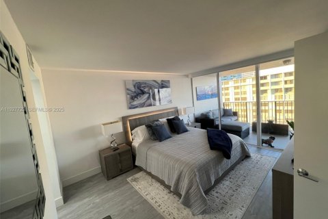 Снять в аренду квартиру в Майами, Флорида 1 спальня, № 1988010 - фото 14