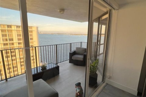 Снять в аренду квартиру в Майами, Флорида 1 спальня, № 1988010 - фото 10