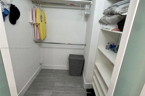 Снять в аренду квартиру в Майами, Флорида 1 спальня, № 1988010 - фото 13