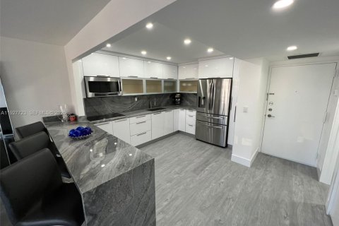 Снять в аренду квартиру в Майами, Флорида 1 спальня, № 1988010 - фото 6