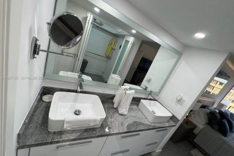 Снять в аренду квартиру в Майами, Флорида 1 спальня, № 1988010 - фото 12