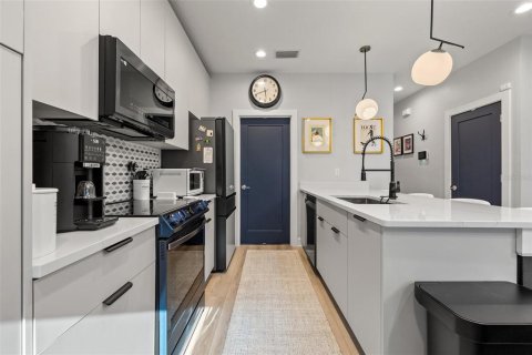 Adosado en venta en Tampa, Florida, 3 dormitorios, 123.47 m2 № 1642227 - foto 6