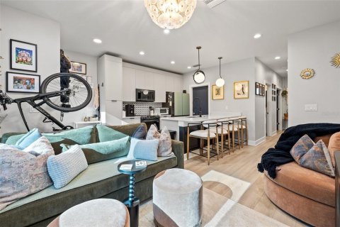 Adosado en venta en Tampa, Florida, 3 dormitorios, 123.47 m2 № 1642227 - foto 4