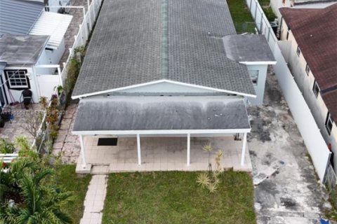 Casa en Hialeah, Florida 4 dormitorios, 144 m2 № 2012015