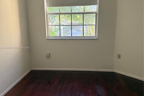 Снять в аренду таунхаус в Майами, Флорида 3 спальни, 128.39м2, № 2004578 - фото 20